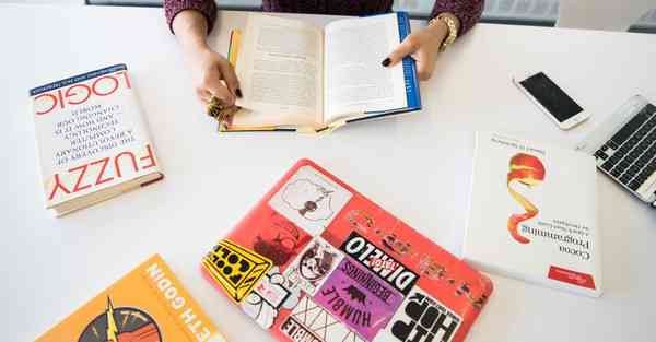 智能制造仓储搬运机器人