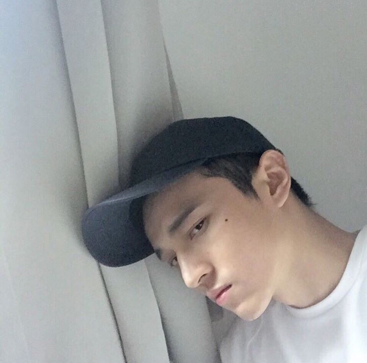黄亮岩艺