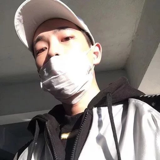 仲菊薇亮