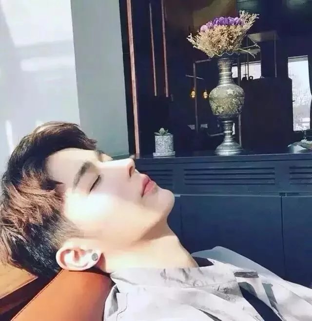 贺婕林彬