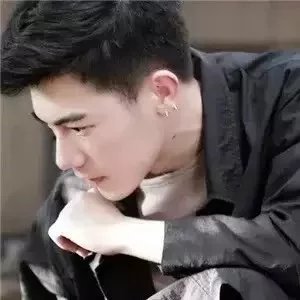樊敬蓝珊